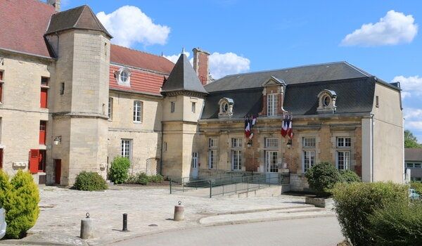 mairie_saintleudesserent