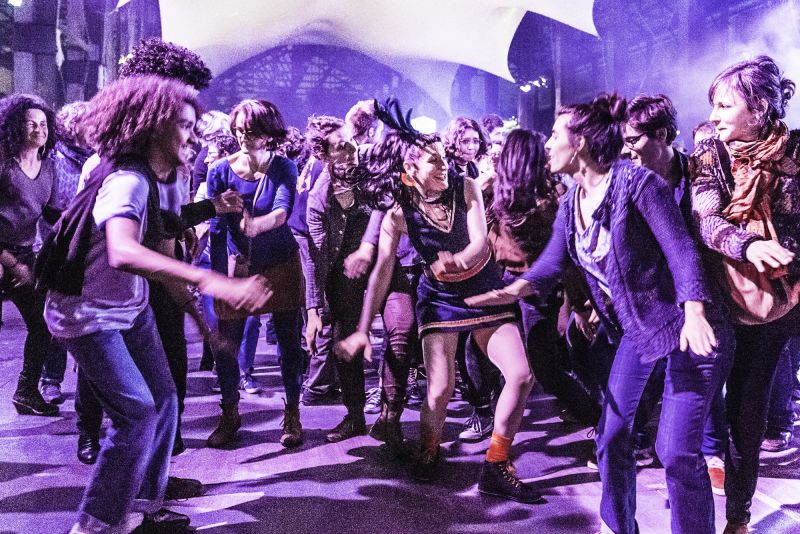 mobil-dancing-damien_bossis-1