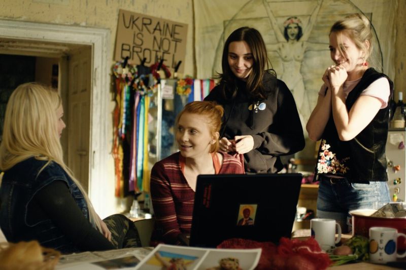 photo-2-2024-rectangle-productions-2-4-7-films-hero-squared-france-3-cinema-tabor-ltd-1351x900