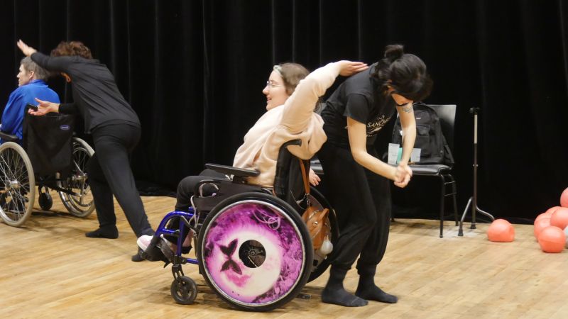 2025.02.10-au-14-danse-adaptee-avec-kathy-et-pamela-de-la-possible-echappee-florence-cassin-15