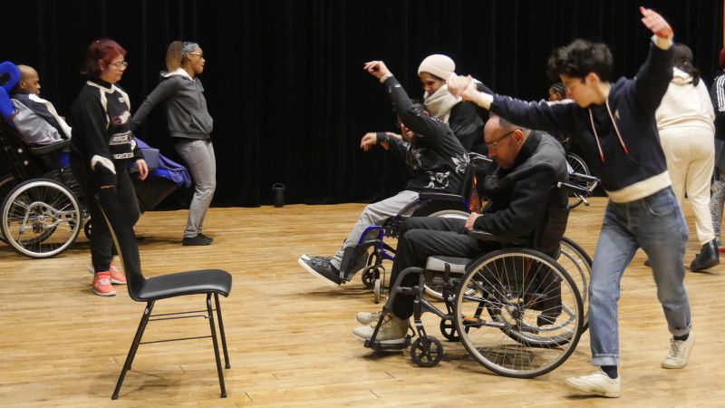 2025.02.10-au-14-danse-adaptee-avec-kathy-et-pamela-de-la-possible-echappee-florence-cassin-18