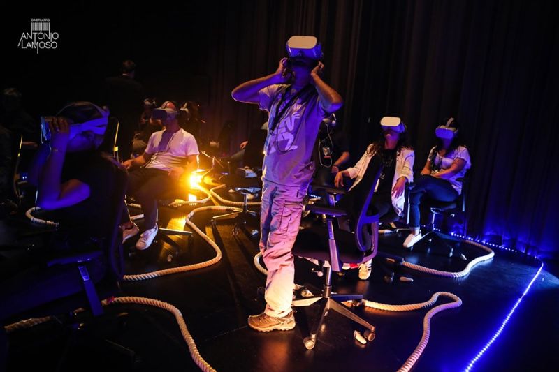 hold-on-cc-antoine-gibeaux