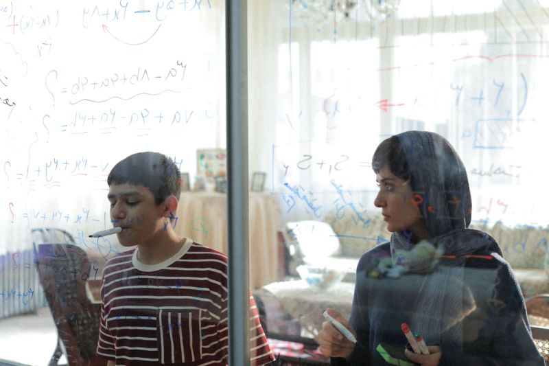 woman-and-child-photo-01-amirhossein-shojaei-saeed-roustaee-1