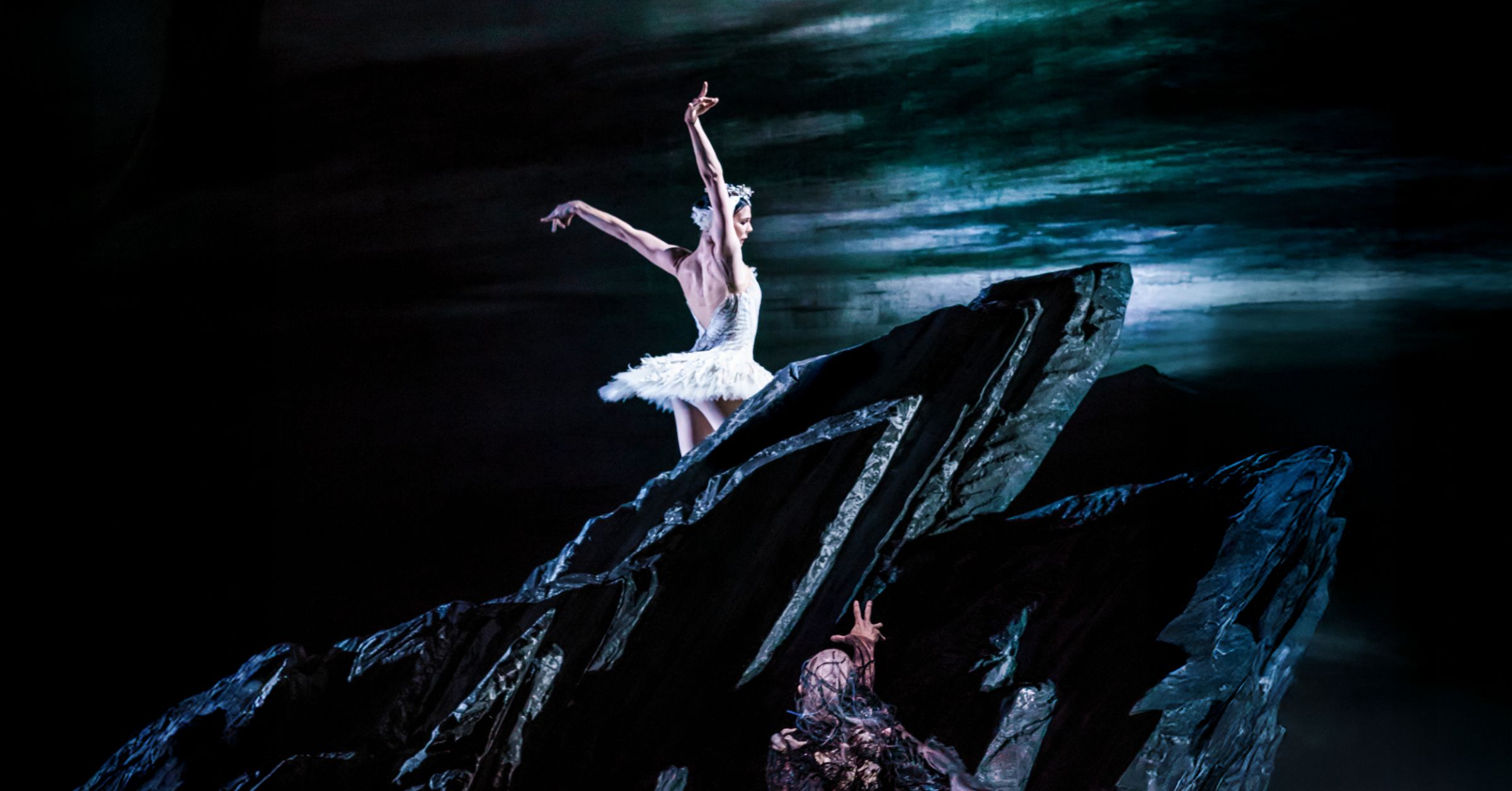 swan-lake_1200x628_11zon